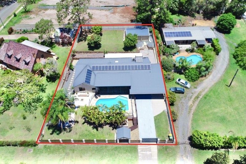 L22756069-TANAH-MERAH